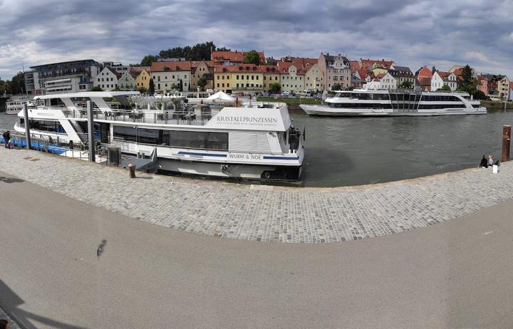 Cafe Jolie am Donaumarkt